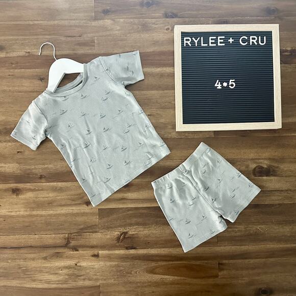 Rylee + Cru Blue Sailboats Summer Knit Short Sleeve Shorts Pajama Set Preppy 4/5 - Picture 1 of 11